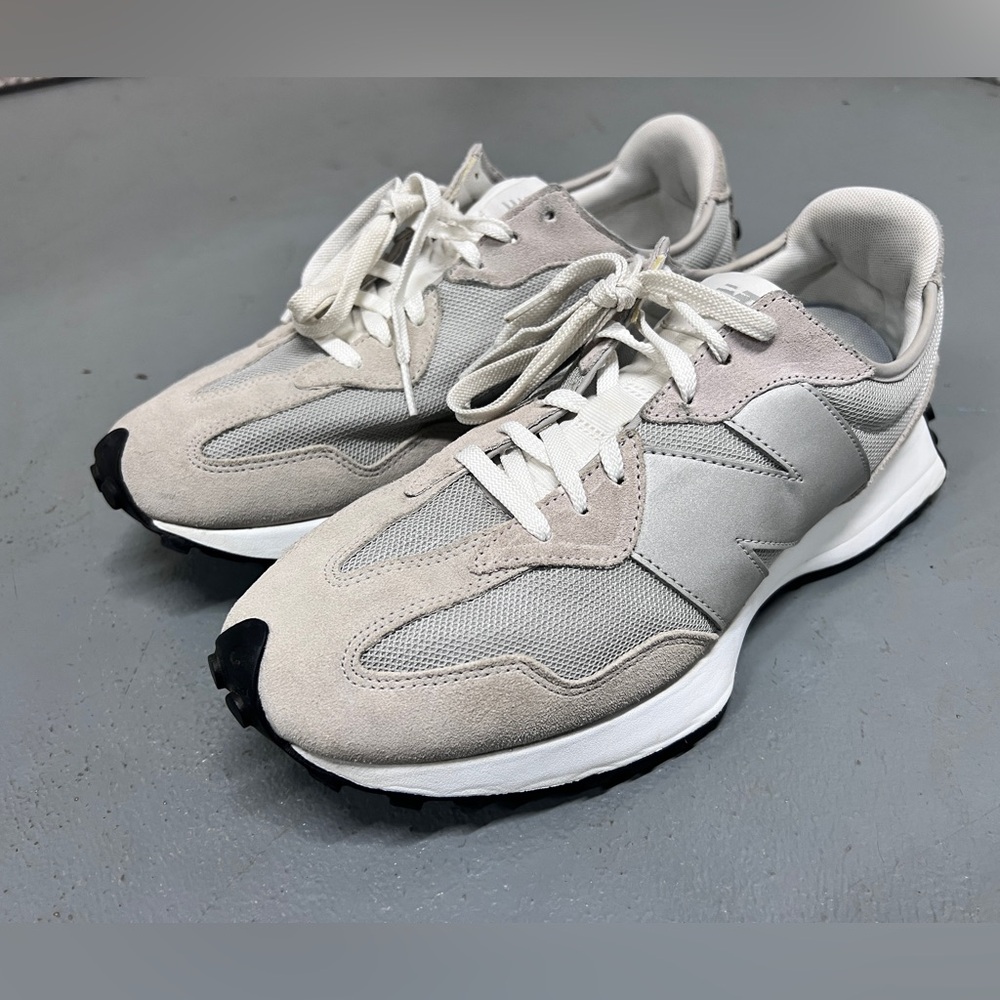 New Balance 327 Sneakers – Cream / Sea Salt – Men’s 11.5